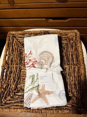 Pottery Barn Enchanted Coast Seashell Napkins set of 4 BNWT